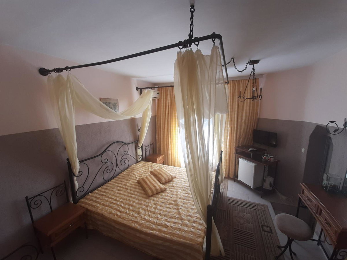 Paralax Hotel, Bulgaria