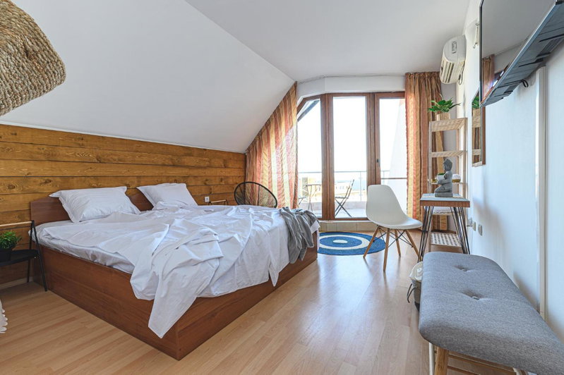 The Monkee Studios, Sveti Vlas, Bulgaria