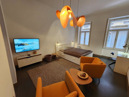Stylish holiday Art apartment - wifi & great location, Budapest, Hungary