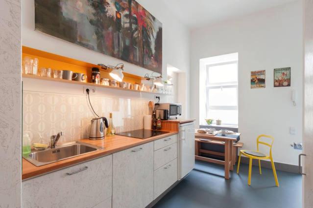 Stylish holiday Art apartment - wifi & great location, Budapest, Hungary