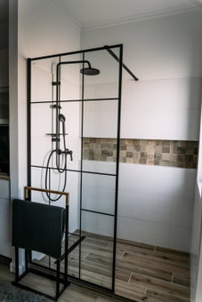 B15 - Wood&Black Apartman, Győr, Hungary