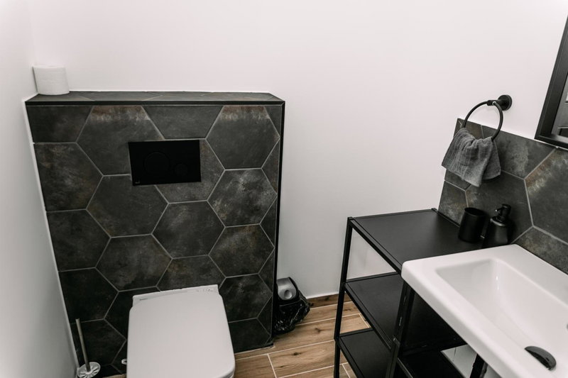 B15 - Wood&Black Apartman, Győr, Hungary