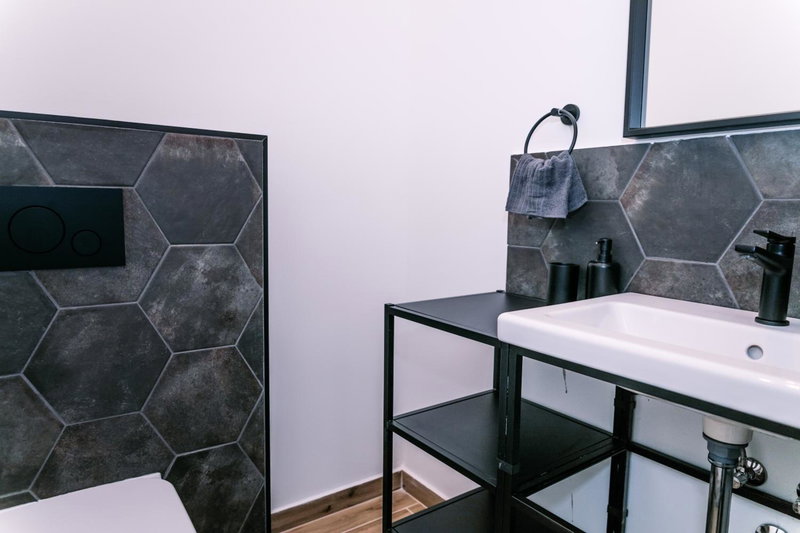 B15 - Wood&Black Apartman, Győr, Hungary