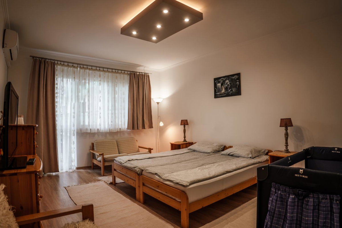 Hotel · Your Apartment, Makó