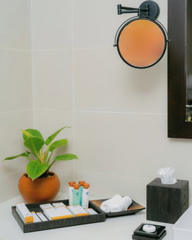 Waters Edge Hotel, Battaramulla, Sri Lanka