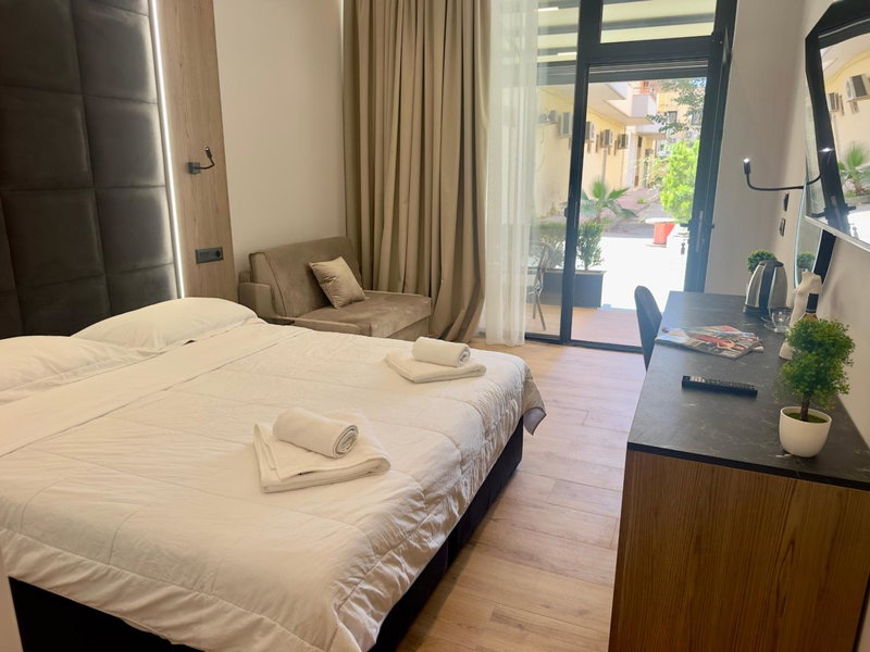 Elmar Comfort, Vlorë, Albania