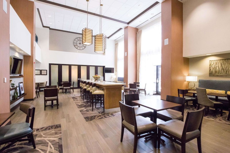 Hampton Inn & Suites - Pittsburgh/Harmarville, PA, Harmarville, United States