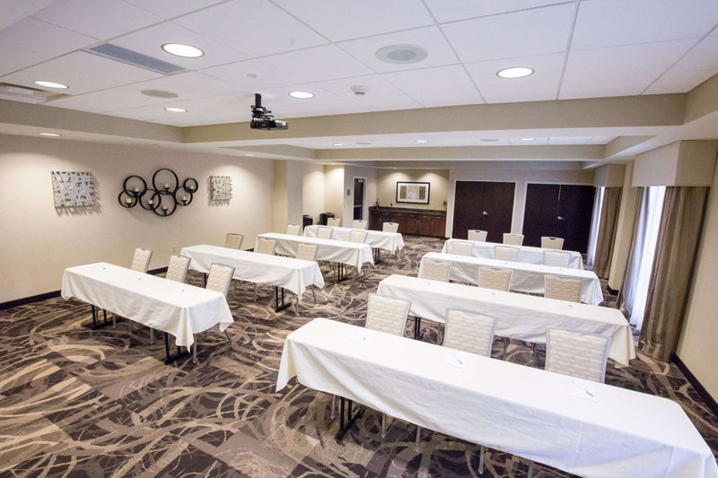 Hampton Inn & Suites - Pittsburgh/Harmarville, PA, Harmarville, United States