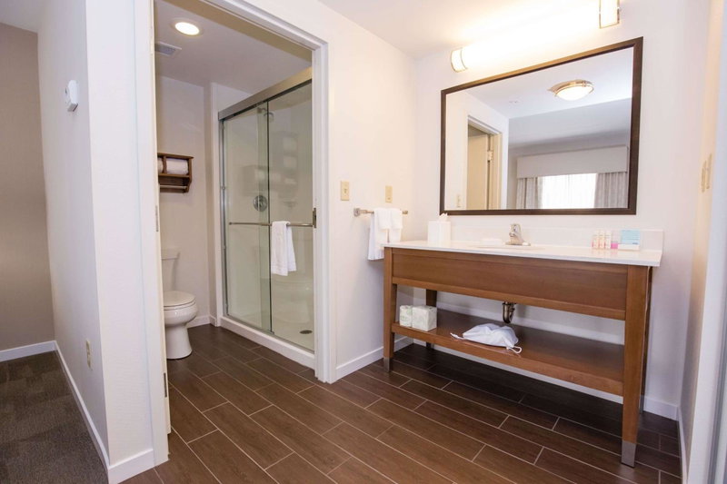 Hampton Inn & Suites - Pittsburgh/Harmarville, PA, Harmarville, United States