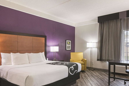 La Quinta by Wyndham Orlando Airport - On Property Food Trucks & Free Airport Shuttle!, Orlando, United States