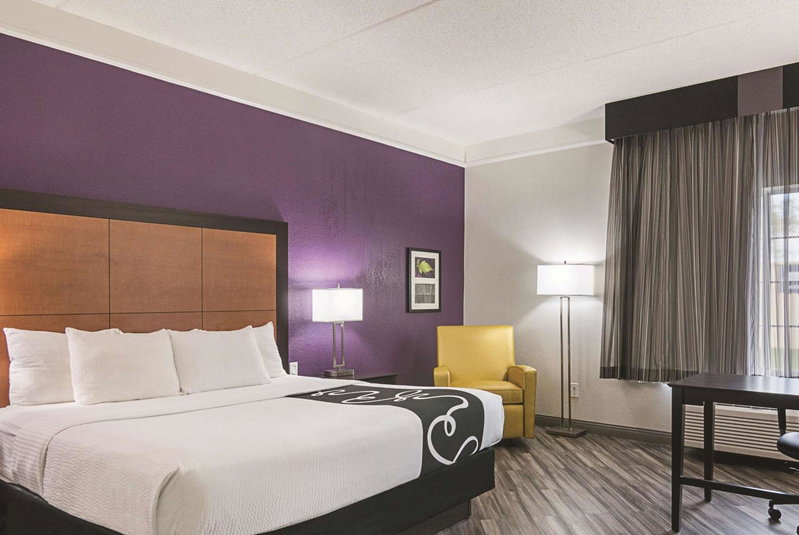 La Quinta by Wyndham Orlando Airport - On Property Food Trucks & Free Airport Shuttle!, Orlando, United States