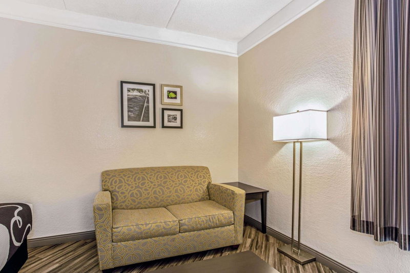 La Quinta by Wyndham Orlando Airport - On Property Food Trucks & Free Airport Shuttle!, Orlando, United States