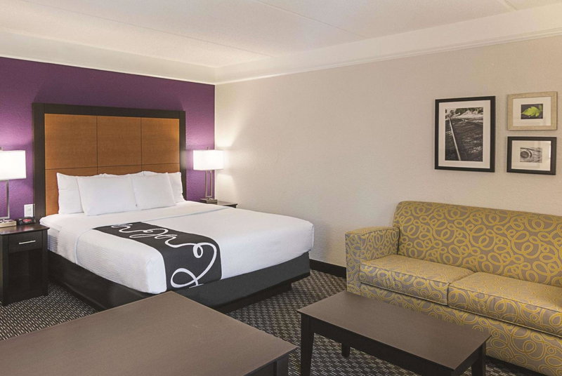 La Quinta by Wyndham Orlando Airport - On Property Food Trucks & Free Airport Shuttle!, Orlando, United States
