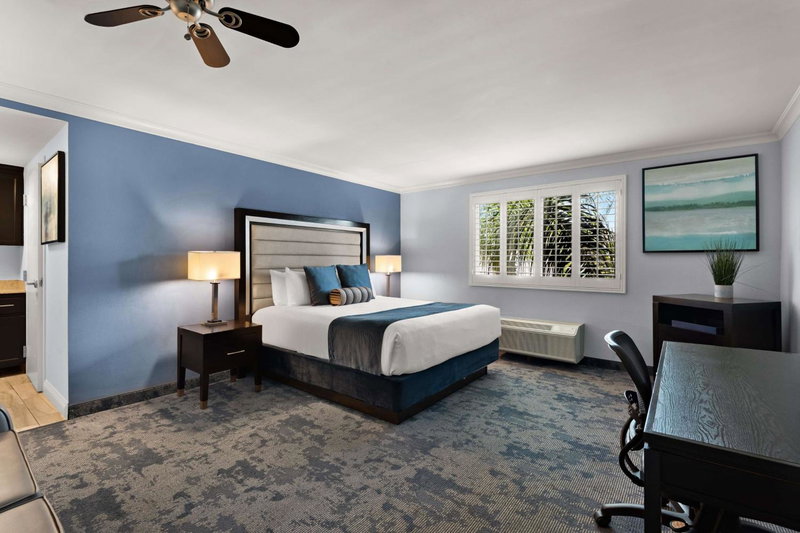 City Express by Marriott Manhattan Beach, Manhattan Beach, United States