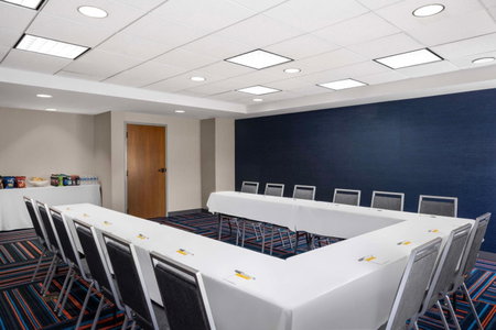 Hampton Inn & Suites State College at Williamsburg Square, State College, United States