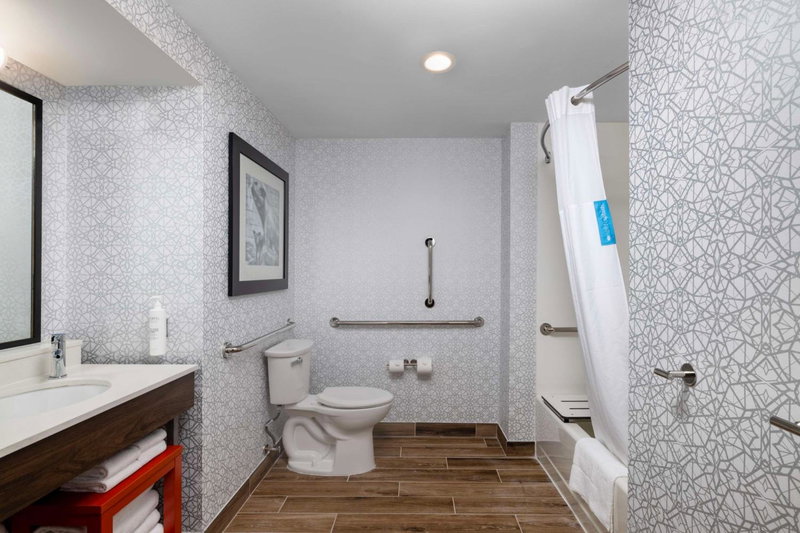 Hampton Inn & Suites State College at Williamsburg Square, State College, United States