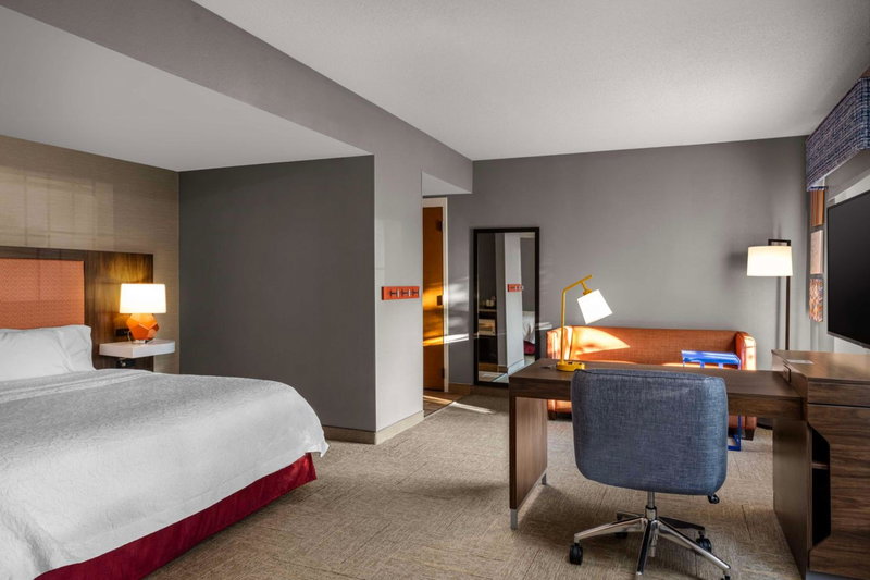 Hampton Inn & Suites State College at Williamsburg Square, State College, United States