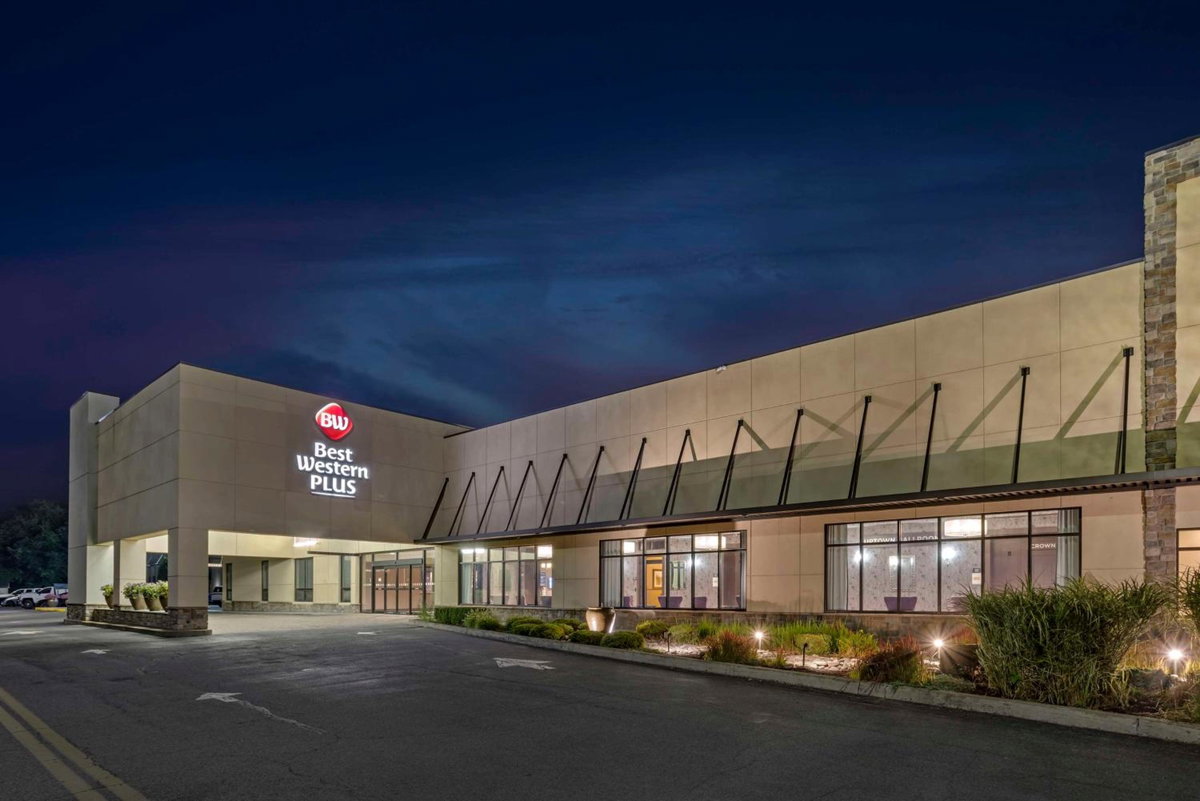 Hotel · Kingston Regency Inn, Kingston