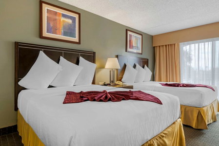 Best Western Plus Palm Desert Resort, Palm Desert, United States