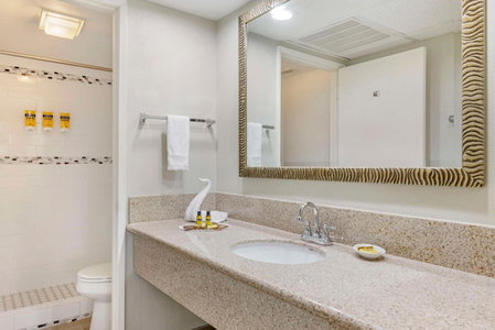 Best Western Plus Palm Desert Resort, Palm Desert, United States