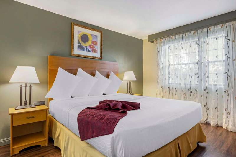 Best Western Plus Palm Desert Resort, Palm Desert, United States