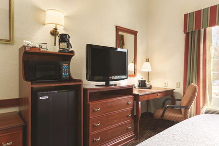 Hampton Inn & Suites Greenfield, Greenfield, United States