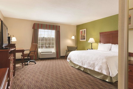 Hampton Inn & Suites Greenfield, Greenfield, United States