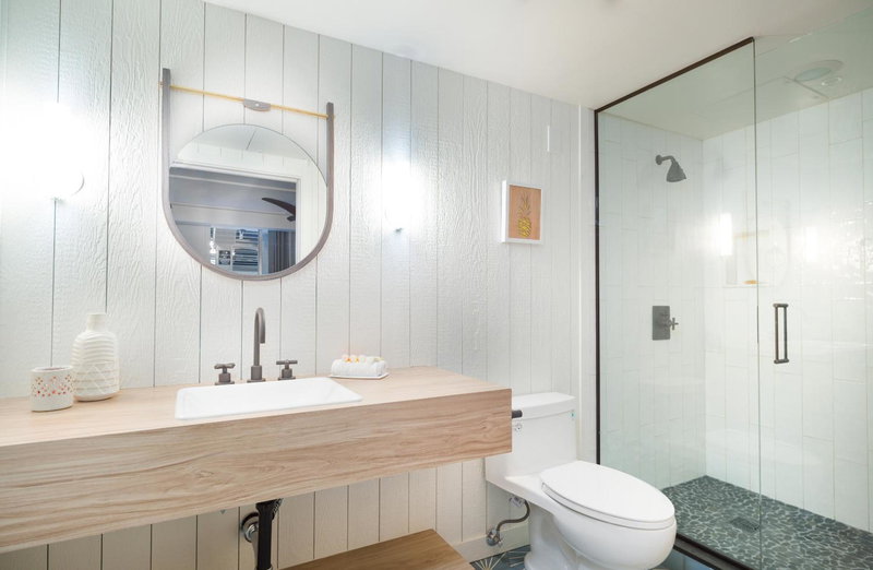 The Surfjack Hotel & Swim Club - NO AMENITY FEE, Honolulu, United States