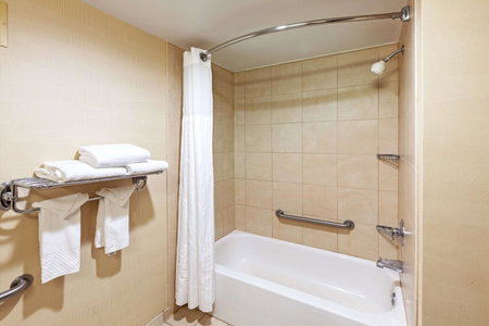 Embassy Suites by Hilton Greensboro Airport, Friendship, United States
