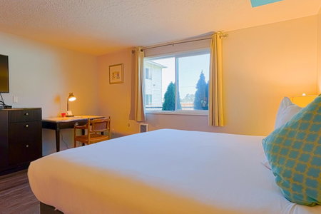Coast River Inn by OYO Seaside, Seaside, United States