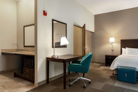 Hampton Inn & Suites Atlanta Airport West Camp Creek Pkwy, Atlanta, United States