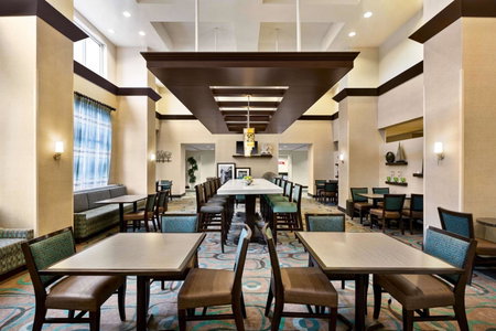 Hampton Inn & Suites Atlanta Airport West Camp Creek Pkwy, Atlanta, United States