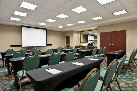 Hampton Inn & Suites Atlanta Airport West Camp Creek Pkwy, Atlanta, United States