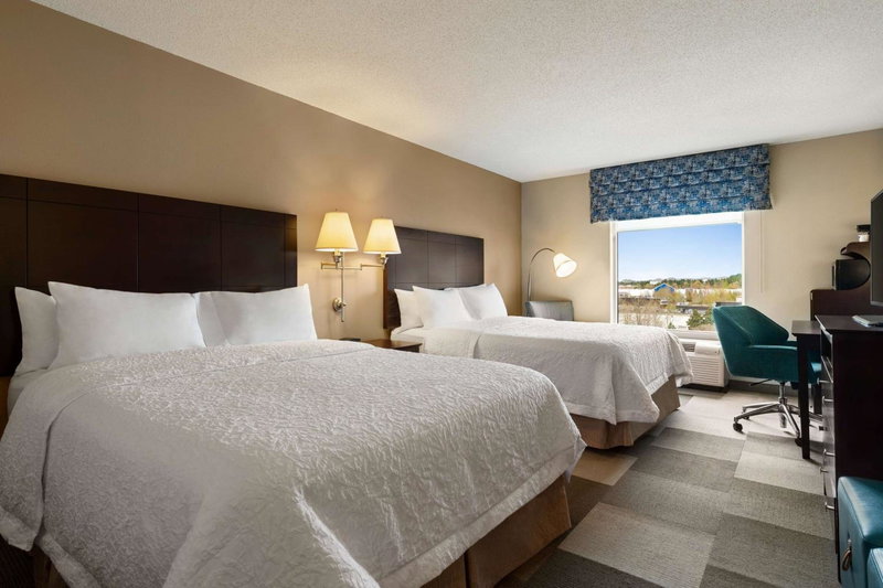 Hampton Inn & Suites Atlanta Airport West Camp Creek Pkwy, Atlanta, United States