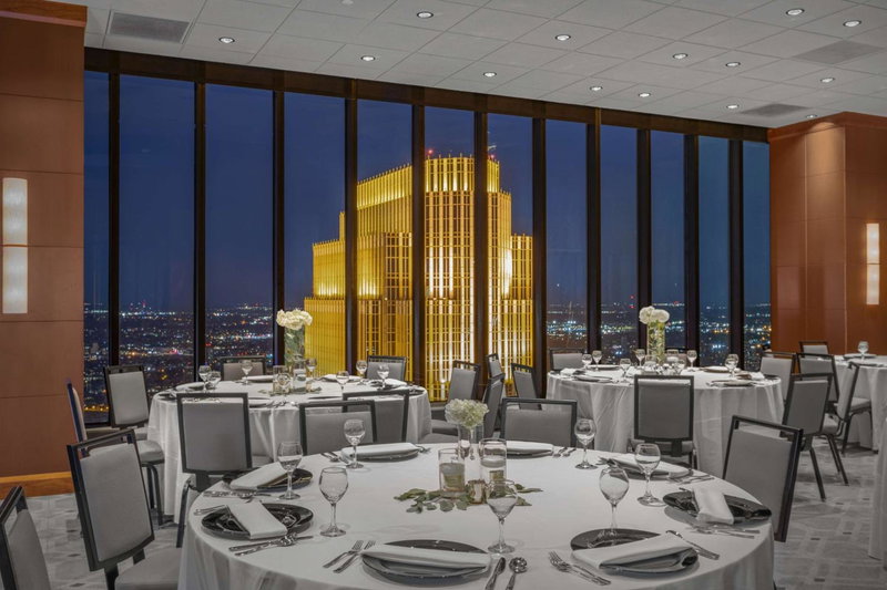 The Marquette Hotel, Curio Collection by Hilton, Minneapolis, United States