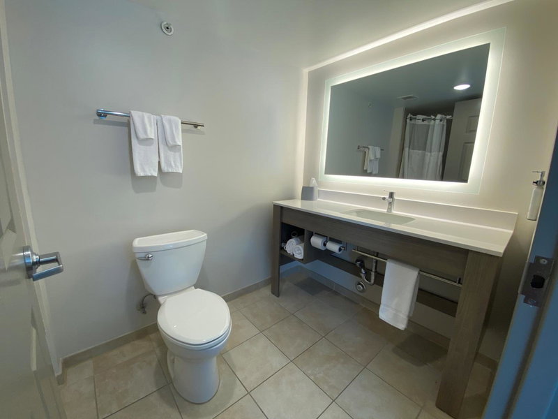 Holiday Inn Express & Suites Raleigh West - Lenovo Center by IHG, Raleigh, United States