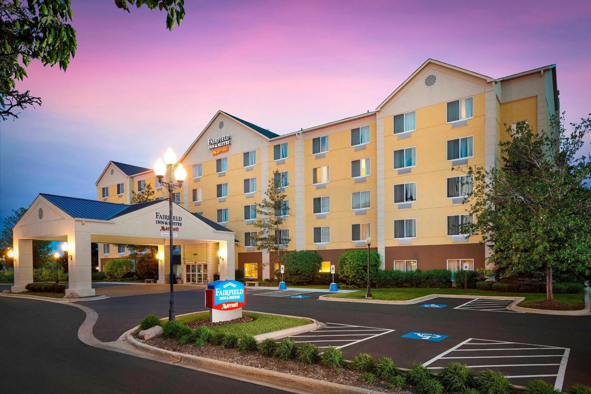 Hotel · Fairfield Inn & Suites Chicago Midway Airport, Bedford Park