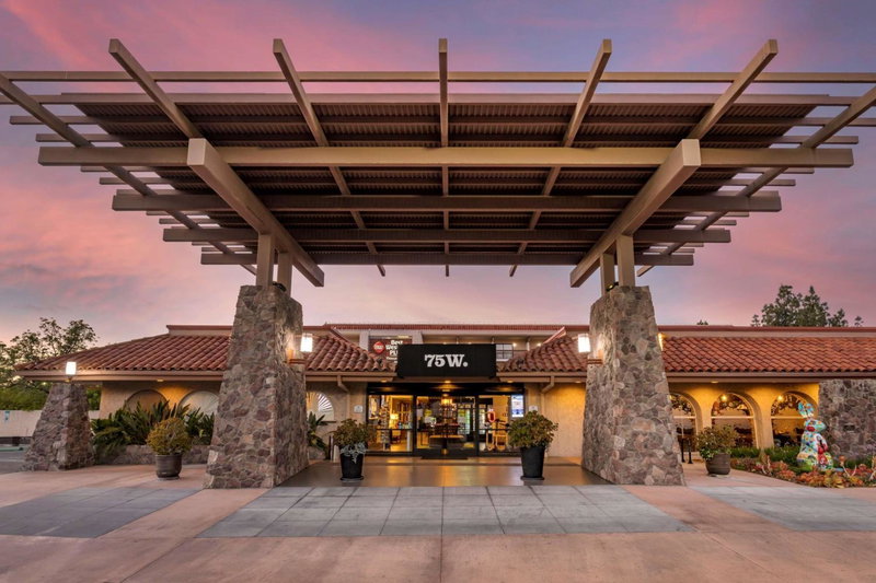 Best Western Plus Thousand Oaks Inn, Thousand Oaks, United States