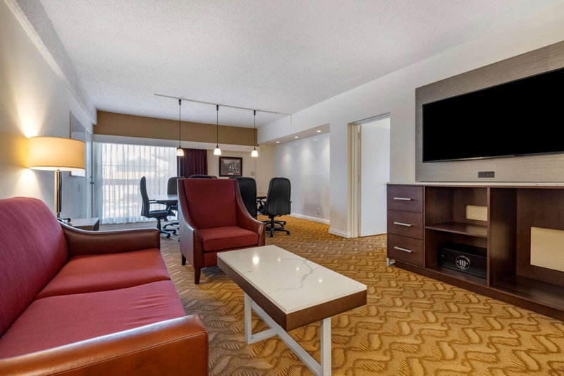 Best Western Plus Thousand Oaks Inn, Thousand Oaks, United States