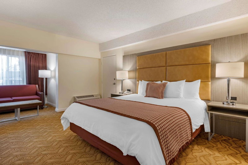 Best Western Plus Thousand Oaks Inn, Thousand Oaks, United States