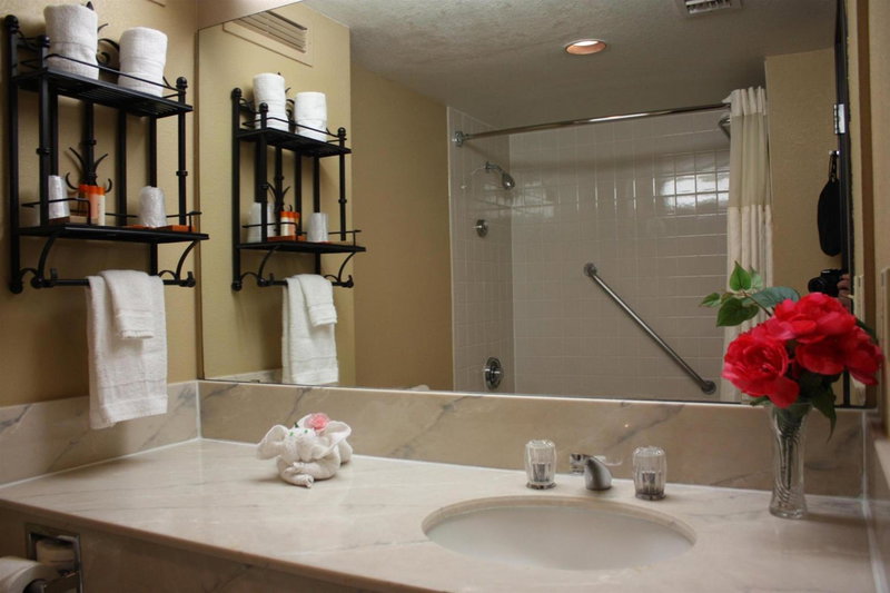 Ramada by Wyndham Viscount Suites Tucson East, Tucson, United States