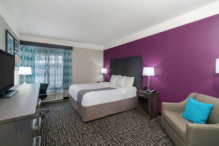 La Quinta by Wyndham Latham Albany Airport, Latham, United States