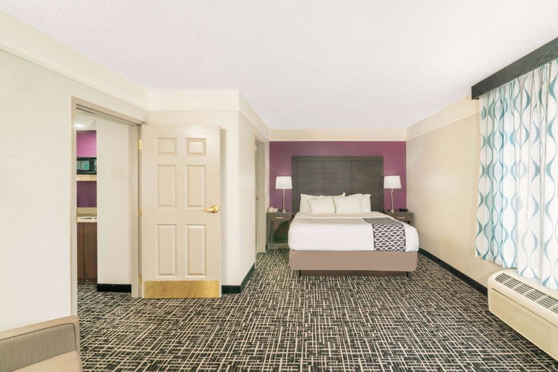 La Quinta by Wyndham Latham Albany Airport, Latham, United States