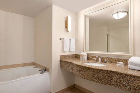Hilton Garden Inn Fort Myers Airport/FGCU, Fort Myers, United States