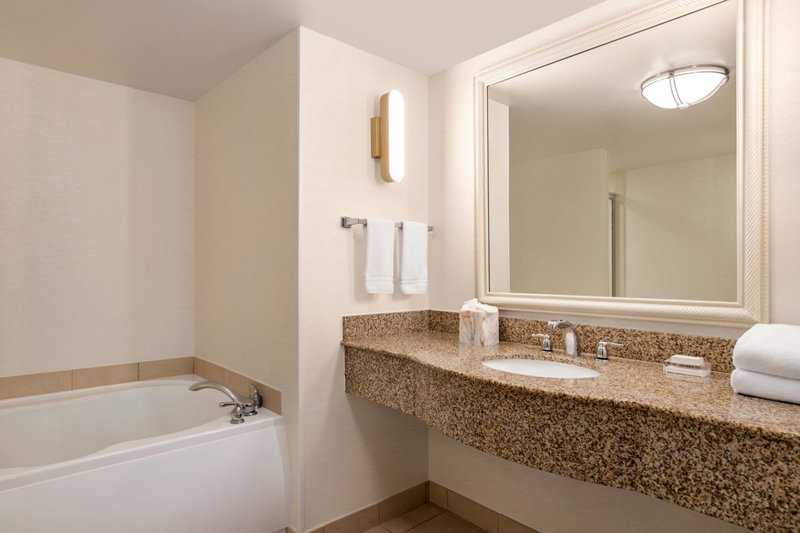 Hilton Garden Inn Fort Myers Airport/FGCU, Fort Myers, United States