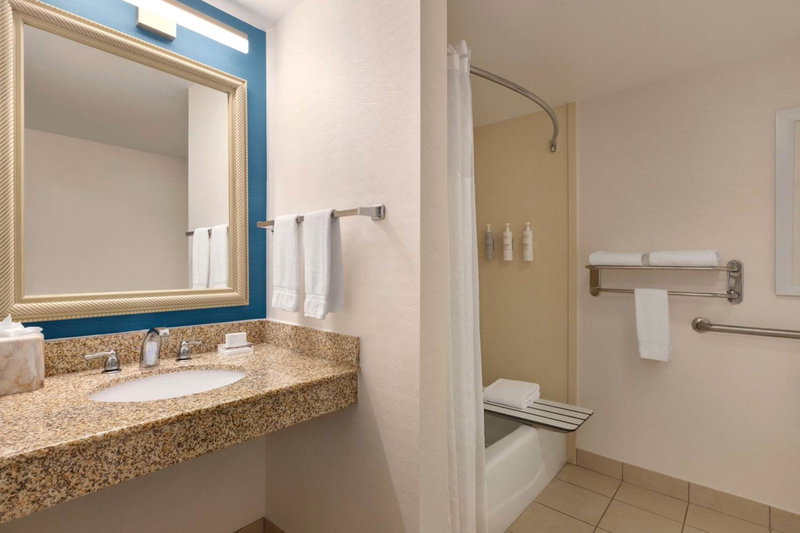 Hilton Garden Inn Fort Myers Airport/FGCU, Fort Myers, United States