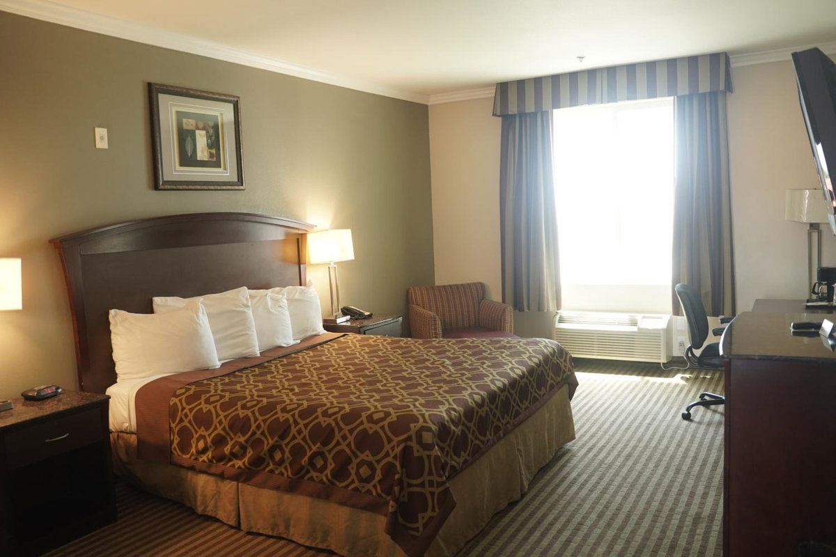 Harbor Inn & Suites, United States