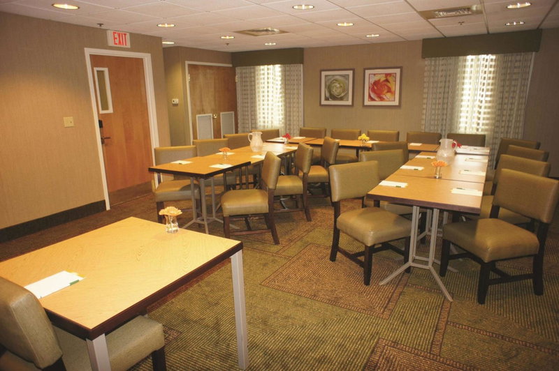 La Quinta Inn & Suites by Wyndham Boston Somerville, Somerville, United States