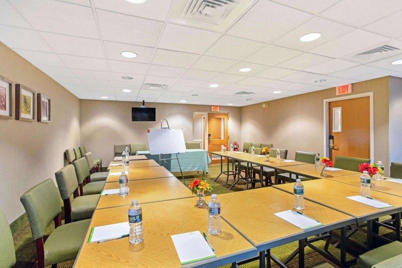 La Quinta Inn & Suites by Wyndham Boston Somerville, Somerville, United States