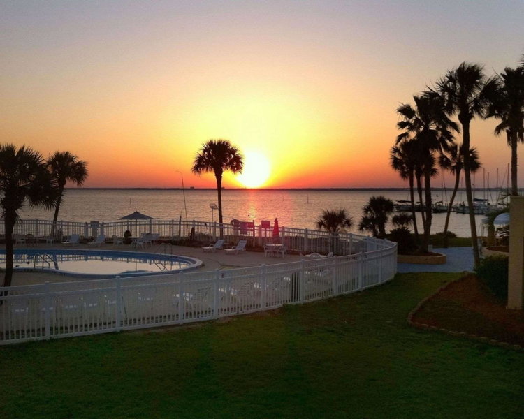 Quality Inn & Suites Gulf Breeze Bayside near Pensacola Beach, Gulf Breeze, United States